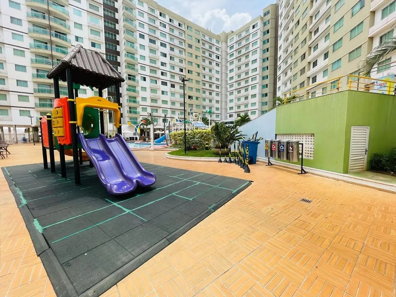 קאלדס נובאס Piazza Diroma - Acesso Gratuito Ao Acqua Park E Splash קאלדס נובאס
