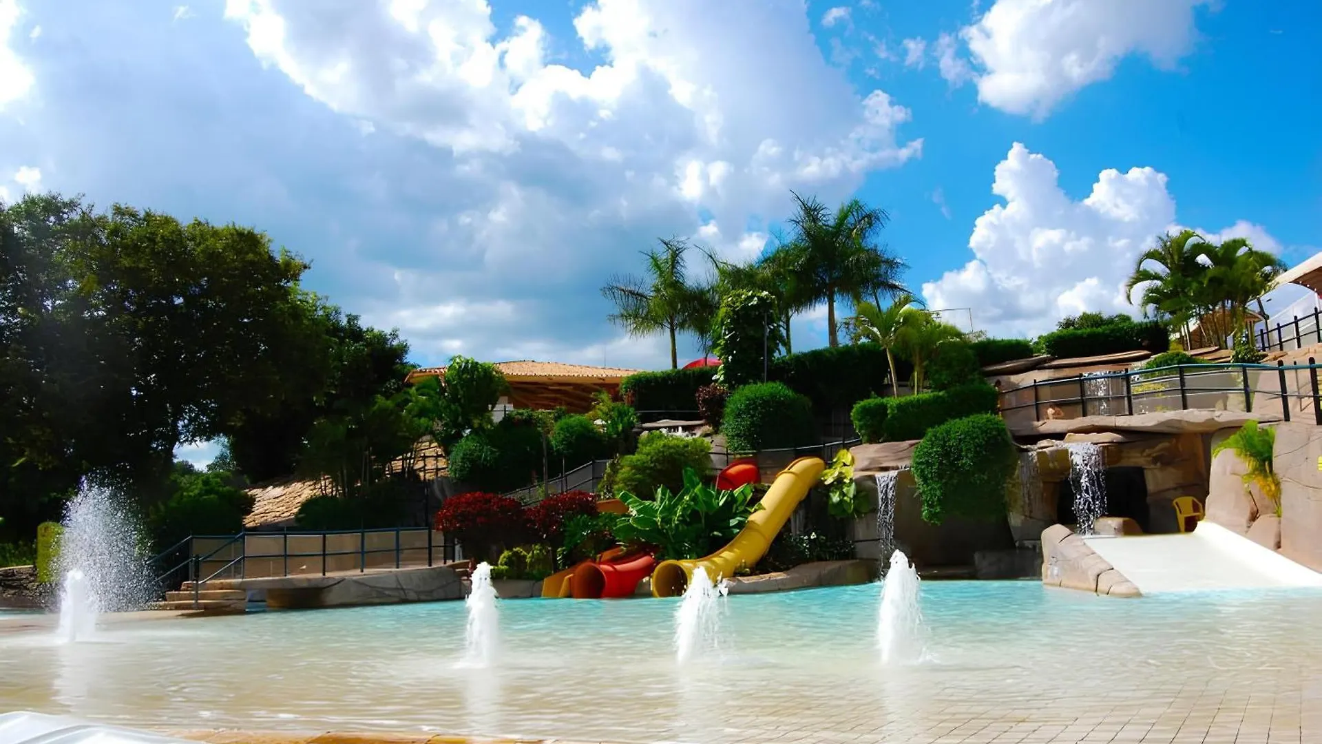 מלון דירות קאלדס נובאס Piazza Diroma - Acesso Gratuito Ao Acqua Park E Splash